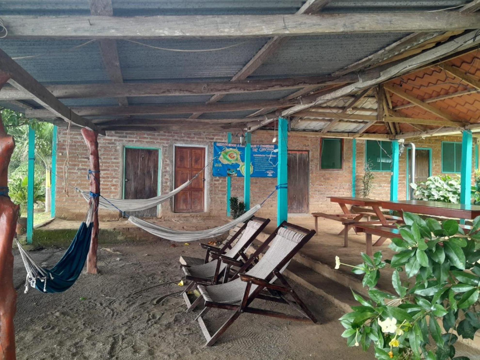 Hostel Los Chocoyos Mérida エクステリア 写真